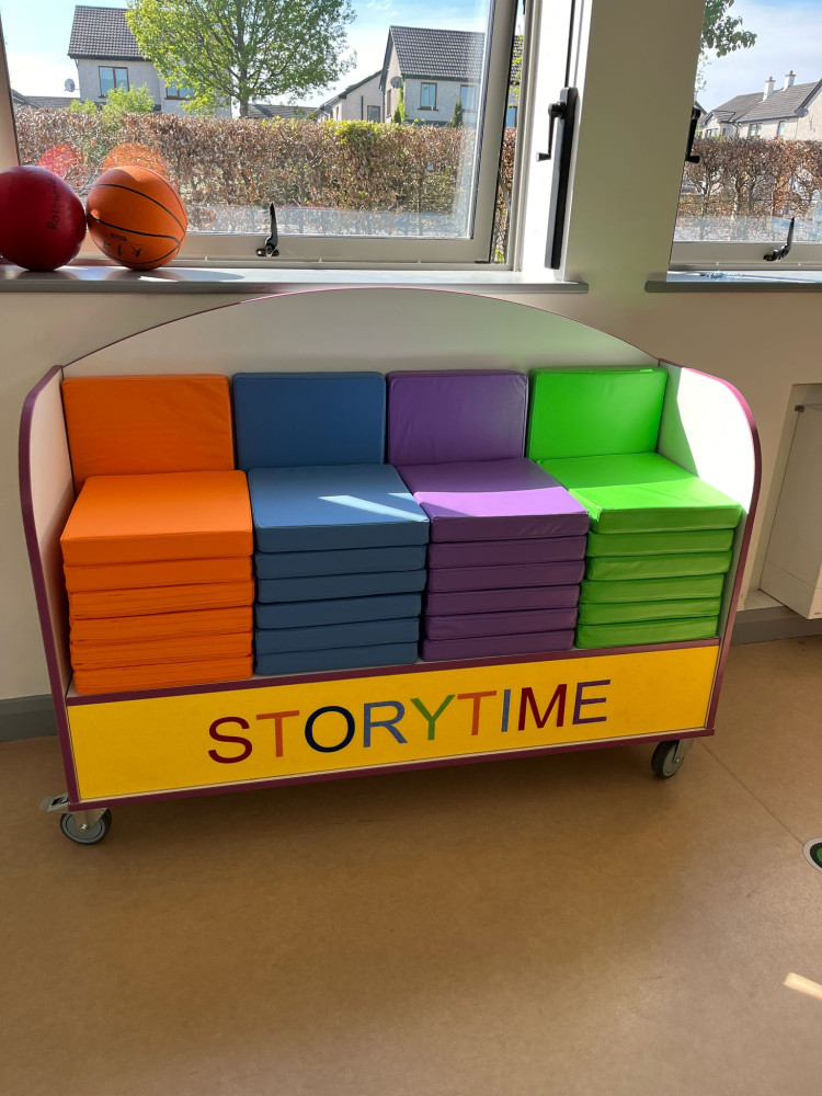 Mobile Library Couch - Image 3
